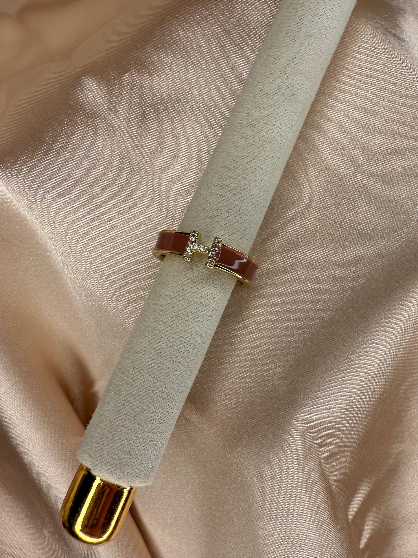 Hivan Ring Bordeaux Red Gold