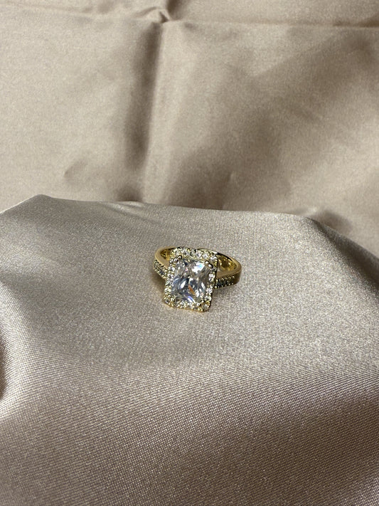Nari Ring Gold