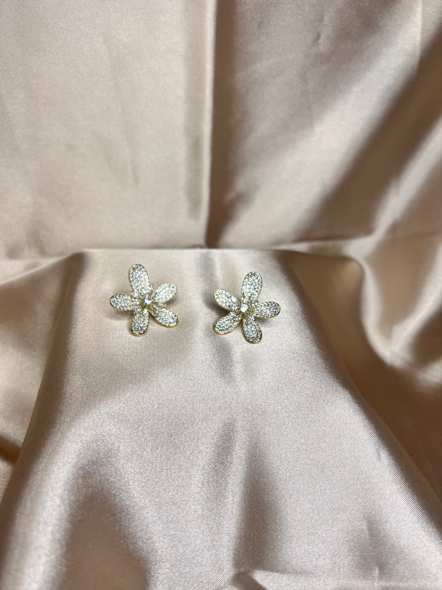 Lia Earrings Gold